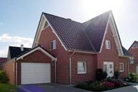 Haustyp Frndenberg - Friesenhaus, Landhaus in NRW, 3-Giebel-Haus, Trapezgaube, Friesengiebel, Garage mit Satteldach, Erker, Fernwrme Heizung