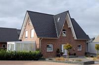 Haustyp Lnen - Friesenhaus, 3-Giebel-Haus, Landhaus, Massivhaus, Friesengiebel, Erdwrme, KWL mit WRG, KfW Effizienzhaus 55, Wintergarten