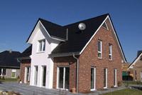Haustyp Mlheim an der Ruhr, Einfamilienhaus Fertighaus mit Fronspie, Dachschleppe, Putz - Klinker Kombi
